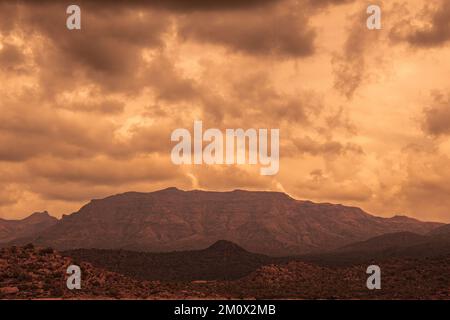 Goldene Stunde Während Des Sturms Stockfoto