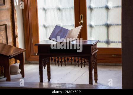 Osmanisches, türkisches Rednerpult aus Holz Stockfoto