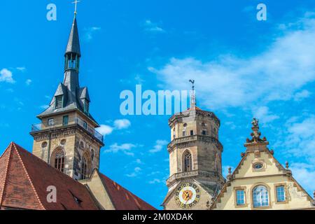 Protestantische Kollegialkirche aus dem Jahr 1534, Stuttgart, spätgotischer achteckiger Westturm, romanischer Südturm, Zerstörung, Wiederaufbau, Neubau Stockfoto