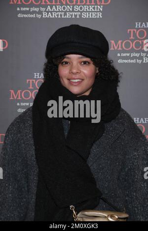 Lydia West nimmt an einer Aufführung von To Kill A Mockingbird im Gielgud Theatre in London Teil, wo Matthew Modine die Rolle von Atticus Finch übernommen hat. Foto: Donnerstag, 8. Dezember 2022. Stockfoto