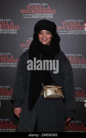 Lydia West nimmt an einer Aufführung von To Kill A Mockingbird im Gielgud Theatre in London Teil, wo Matthew Modine die Rolle von Atticus Finch übernommen hat. Foto: Donnerstag, 8. Dezember 2022. Stockfoto