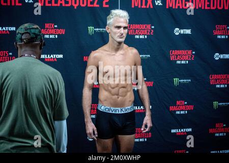 Uncasville, CT, Uncasville, CT, USA. 8.. Dezember 2022. Uncasville, CT - 7. DEZEMBER: Danny Sabatello hat am 9. Dezember 2022 im Mohegan Sun Casino in Uncasville, CT, USA vor Bellator 289 Gewicht. (Kreditbild: © Matt Davies/PX Imagens über ZUMA Press Wire) Stockfoto