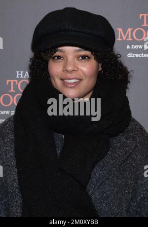 Lydia West nimmt an einer Aufführung von To Kill A Mockingbird im Gielgud Theatre in London Teil, wo Matthew Modine die Rolle von Atticus Finch übernommen hat. Foto: Donnerstag, 8. Dezember 2022. Stockfoto