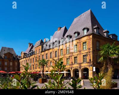 Place Ducale, historischer Platz im Zentrum der französischen Stadt Charleville-Mezieres Stockfoto