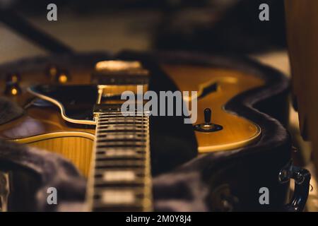 Nahaufnahme einer E-Gitarre. Hochwertiges Foto Stockfoto