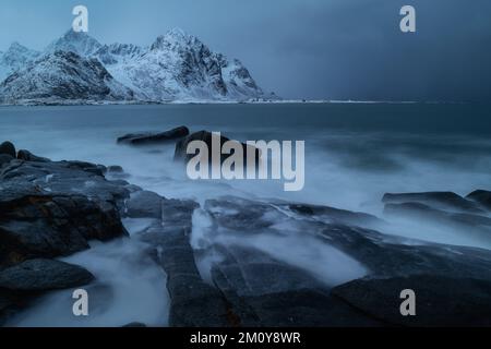 Küstenlandschaft in Vareid, Lofoten-Inseln, Norwegen Stockfoto