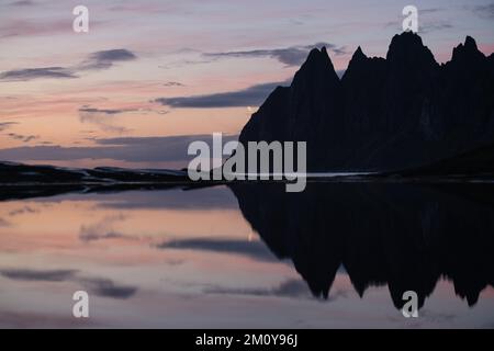 Okshornan Berggipfel in Tungeneset, Senja, Norwegen Stockfoto