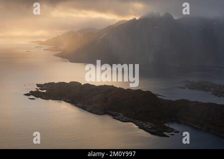Insel Kunna und Moskenesøy, Lofoten, Norwegen Stockfoto