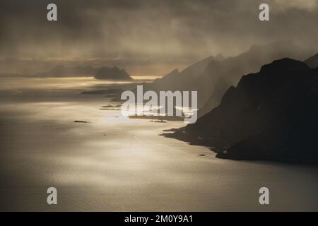 Südliche Küste von Moskenesøy, Lofoten-Inseln, Norwegen Stockfoto