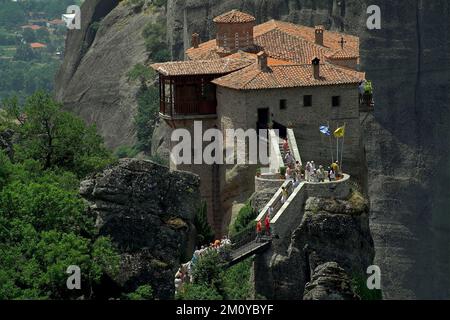 Meteory Μετέωρα Meteora Grecja Griechenland; Sandstein-Steinmassiv; Μονή Ρουσάνου; Kloster Rousanou; Kloster Rusanu Stockfoto