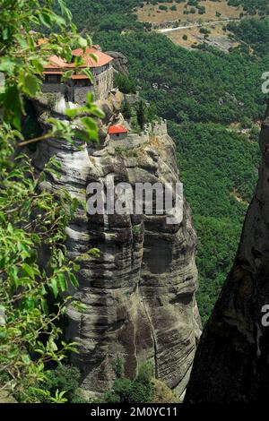 Meteory Μετέωρα Meteora Grecja, Griechenland; Sandstein- und Konglomeratfelsmassiv; Μονή Βαρλαάμ; Kloster Varlaam; Klasztor Warłama Stockfoto