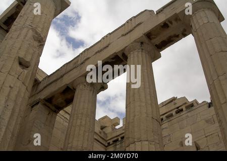 Athen, Athen, Grecja, Griechenland, Akropolis; Parthenon, Παρθενών, Partenon; Steinsäulen; Säulen aus Stein, Steinsäulen, Kolumny Stockfoto