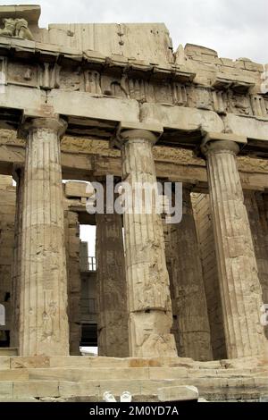 Athen, Athen, Grecja, Griechenland, Akropolis; Parthenon, Παρθενών, Partenon; Steinsäulen; Säulen aus Stein, Steinsäulen, Kolumny Stockfoto