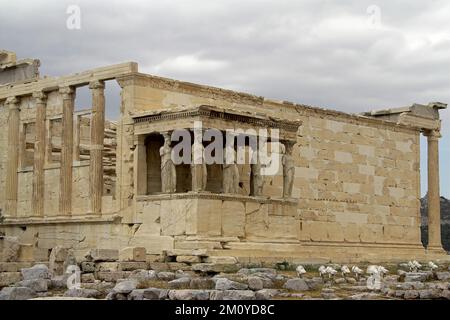 Athen, Athen, Grecja, Griechenland, Akropolis, Akropolis; Erechtheion, Erecteón, Erechtejon, Veranda der Jungfrauen, die Karyatiden, Kariatydy Stockfoto