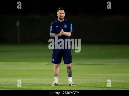 Doha, Katar - 8. Dezember 2022, Lionel Messi von Argentinien während der argentinischen Trainingssitzung im Trainingscenter der Qatar University während der FIFA-Weltmeisterschaft 2022 am 8. Dezember 2022 in Doha, Katar - Foto Jean Catuffe / DPPI Stockfoto