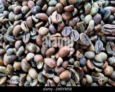 Draufsicht Kaffeebohnen; Hintergrund Speisen Stockfoto