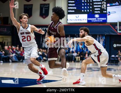 Dezember 07 2022 Moraga, CA USA Missouri State Bears Guard Alston Mason (1) fährt beim NCAA Männer Basketballspiel zwischen Missouri State Bears und den Saint Mary's Gaels zum Basketball. Saint Mary's schlägt Missouri State 66-46 im University Credit Union Pavilion Moraga Calif Thurman James/CSM Stockfoto