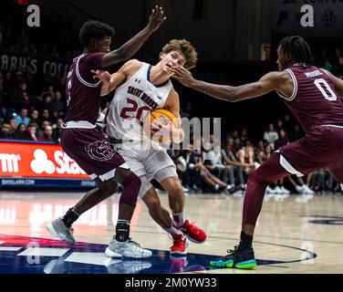 Dezember 07 2022 Moraga, CA USA St. Marias Wache Aidan Mahaney (20) fährt während des NCAA Männer Basketballspiels zwischen Missouri State Bears und den Saint Mary's Gaels auf den Korb. Saint Mary's schlägt Missouri State 66-46 im University Credit Union Pavilion Moraga Calif Thurman James/CSM Stockfoto