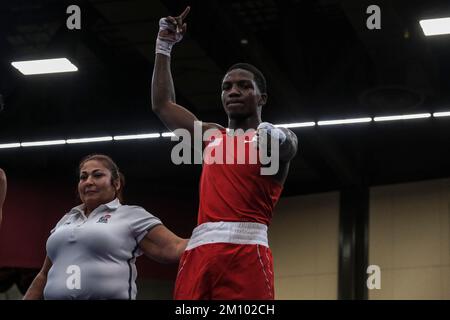 Lubbock, TX, USA. 8.. Dezember 2022. Donte Layne aus Elmont, NY, wurde per Entscheidung zum Sieger des Wettbewerbs erklärt. (Kreditbild: © Adam DelGiudice/ZUMA Press Wire) Stockfoto