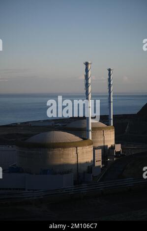 Wirtschaftsminister Bruno Le Maire und EDF-CEO Luc Remont besuchen am 8. Dezember 2022 das Kernkraftwerk in Penly, seine Maritime, Frankreich. Foto: Eliot Blondet/ABACAPRESS.COM Stockfoto