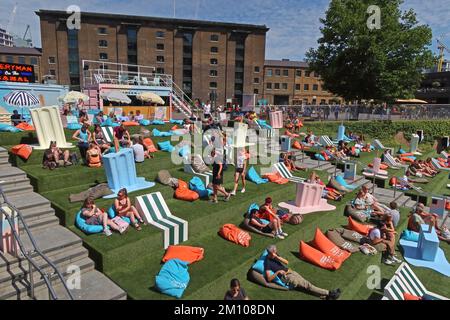 Everyman-Leinwand bei Coal Drops Yard, Einzelhandel und Unterhaltungsentwicklung, nördlich von Kings Cross, Stable Street, Camden, London, England, UK, N1C 4DQ Stockfoto