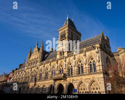 Die Außenseite des Northampton Guildhall gebaut 1861-64 von Edward Godwin im neo-gotischen Stil; jetzt Häuser Northampton Borough Council. Stockfoto