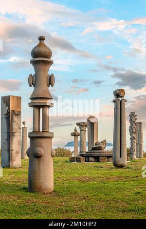 Skulpturenpark Campo del Sole in Tuoro sul Trasimeno am Ufer des Sees Trasimeno, Umbrien, Italien, zum Gedenken an die Schlacht von Hannibal Stockfoto