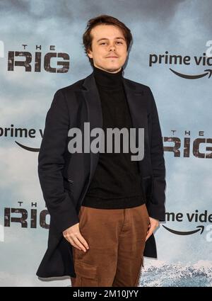 London, Großbritannien. 08.. Dezember 2022. Alex Elmslie besucht die Premiere der neuen Amazon Prime Video-Serie „The Rig“ im Regent Street Cinema in London. Kredit: SOPA Images Limited/Alamy Live News Stockfoto