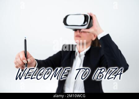 Textzeichen mit „Welcome to Ibiza“ (Willkommen auf Ibiza). Konzept bedeutet herzliche Grüße von einer der Balearen Spaniens Stockfoto