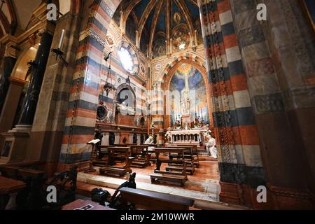 Padua, Italien - 05. Juli 2022: Innere der Basilika di Sant Antonio in Padua, Veneto, Italien. Stockfoto