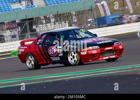 Simon Garrad, Nissan Skyline R32, ein beeindruckendes Raster für die Tony Dron Memorial Trophy für MRL Historic Touring Cars, ein 45-minütiges Rennen auf der vollen Gra Stockfoto