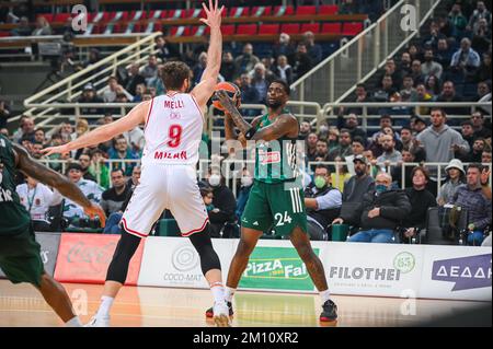 Athen, Lombardei, Griechenland. 8.. Dezember 2022. 24 DWAYNE BACON von Panathinaikos Athen während der Euroleague-Runde 12, Spiel zwischen Panathinaikos Athen und EA7 Emporio Armani Milano im OAKA-Stadion am 8. Dezember 2022 in Athen, Griechenland. (Kreditbild: © Stefanos Kyriazis/ZUMA Press Wire) Stockfoto