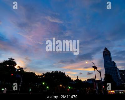 Taiwan, AUGUST 29 2010 - Sonnenuntergang im Nachglühen der Taipei-Stadt Stockfoto