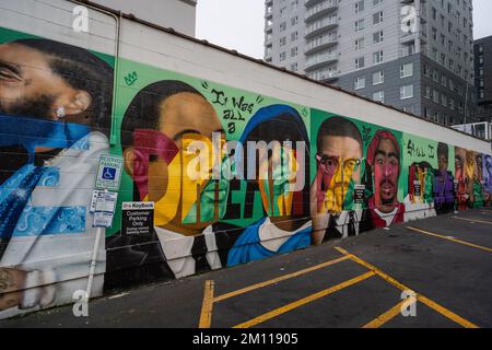 Wandgemälde im Zentrum von Seattle mit Martin Luther King Jr., Malcom X, Tupac zur Feier des Black History Month Stockfoto