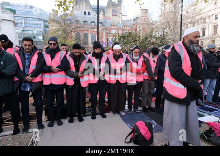 Parliament Square, London, Großbritannien. 9.. Dezember 2022. Mitglieder der CWU nehmen an einer Kundgebung am Parliament Square im Rahmen der Royal Mail Strikes Teil. Kredit: Matthew Chattle/Alamy Live News Stockfoto