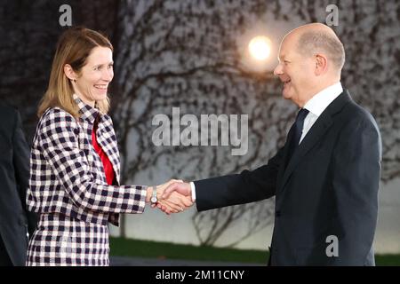 Berlin, Deutschland. 09.. Dezember 2022. Kanzler Olaf Scholz begrüßt Estlands Premierminister Kaja Kallas im Bundeskanzleramt. Kredit: Joerg Carstensen/dpa/Alamy Live News Stockfoto