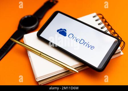 Polen. 7.. Dezember 2022. In dieser Abbildung wird ein OneDrive-Logo auf einem Smartphone angezeigt. (Kreditbild: © Mateusz Slodkowski/SOPA Images via ZUMA Press Wire) Stockfoto