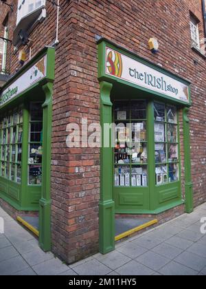 Irland, Norden, Derry City, der Irish Shop im Craft Village innerhalb der alten Stadtmauern. Stockfoto