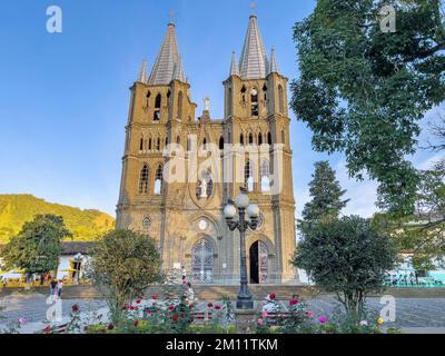 Südamerika, Kolumbien, Departamento de Antioquia, kolumbianische Anden, Jardín, Basílica Menor de la Inmaculada Concepción Stockfoto