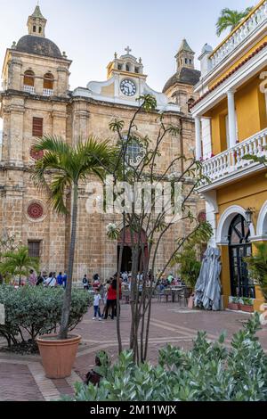 Südamerika, Kolumbien, Departamento de Bolívar, Cartagena de Indias, Ciudad Amurallada, Blick auf das Santuario San Pedro Claver Stockfoto