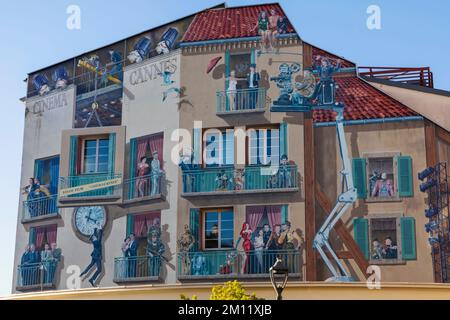 Frankreich, Französische Riviera, Cote d'Azur, Cannes, Le Suquet Gebiet, Wandgemälde mit Szenen aus berühmten Filmen Stockfoto