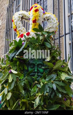 England, East Sussex, Hastings, The Annual Jack in the Green Festival, Portrait of Jack in the Green Stockfoto