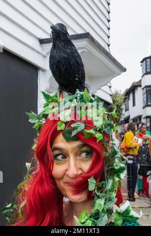 England, East Sussex, Hastings, das jährliche Jack in the Green Festival, Teilnehmer der Jack in the Green Parade Stockfoto