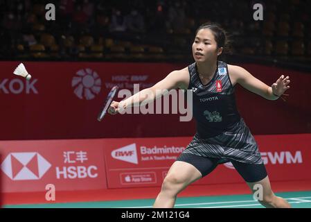 Bangkok, Thailand. 09.. Dezember 2022. Ratchanok Intanon aus Thailand in Aktion während der Badminton Women's Single bei den HSBC BWF World Tour Finals 2022 im Nimibutr Stadium. Tai Tzu Ying gewann Ratchanok Intanon 2-1 (21-10, 12-21, 21-7). Kredit: SOPA Images Limited/Alamy Live News Stockfoto