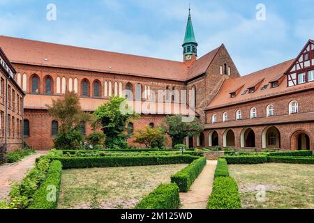 Lehnin-Kloster, St. Mary's Klosterkirche, Kloster und Klostergarten Stockfoto