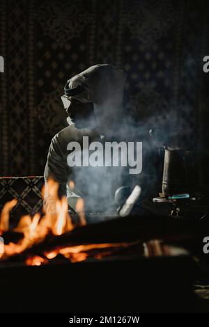 Saudi-Arabien, Provinz Najran, Najran, Beduinen, Lagerfeuer Stockfoto