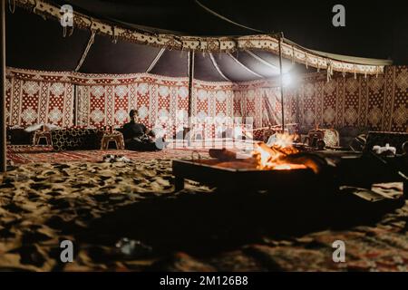 Saudi-Arabien, Provinz Najran, Najran, Beduinen, Lagerfeuer Stockfoto