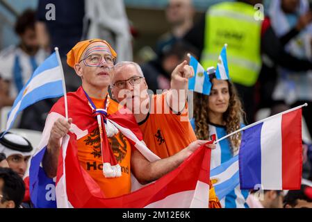 Al Daayen, Katar. 09.. Dezember 2022. AL DAAYEN, KATAR - DEZEMBER 9: Fans und Fans während der FIFA-Weltmeisterschaft - Viertelfinale zwischen den Niederlanden und Argentinien im Lusail Stadium am 9. Dezember 2022 in Al Daayen, Katar (Foto von Henk Jan Dijks/Orange Pictures). Guthaben: Orange Pics BV/Alamy Live News Stockfoto