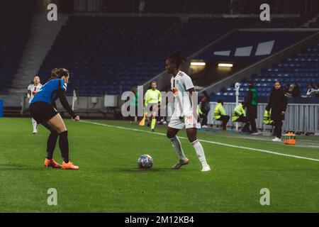 Lyon, Frankreich. 07.. Dezember 2022. Décines-Chapieu, Frankreich, Dezember 7. 2022: Melvine Malard (28) von OL in Aktion während des Spiels der UEFA Women's Champions League zwischen Olympique Lyonnais und FC Zürich Frauen im Groupama-Stadion in Décines-Charpieu, Frankreich. (Pauline Figuet/SPP) Guthaben: SPP Sport Press Photo. Alamy Live News Stockfoto