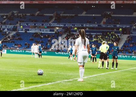 Lyon, Frankreich. 07.. Dezember 2022. Décines-Chapieu, Frankreich, Dezember 7. 2022: Selma Bacha (4) von OL in Aktion während des Spiels der UEFA Women's Champions League zwischen Olympique Lyonnais und FC Zürich Frauen im Groupama-Stadion in Décines-Charpieu, Frankreich. (Pauline Figuet/SPP) Guthaben: SPP Sport Press Photo. Alamy Live News Stockfoto